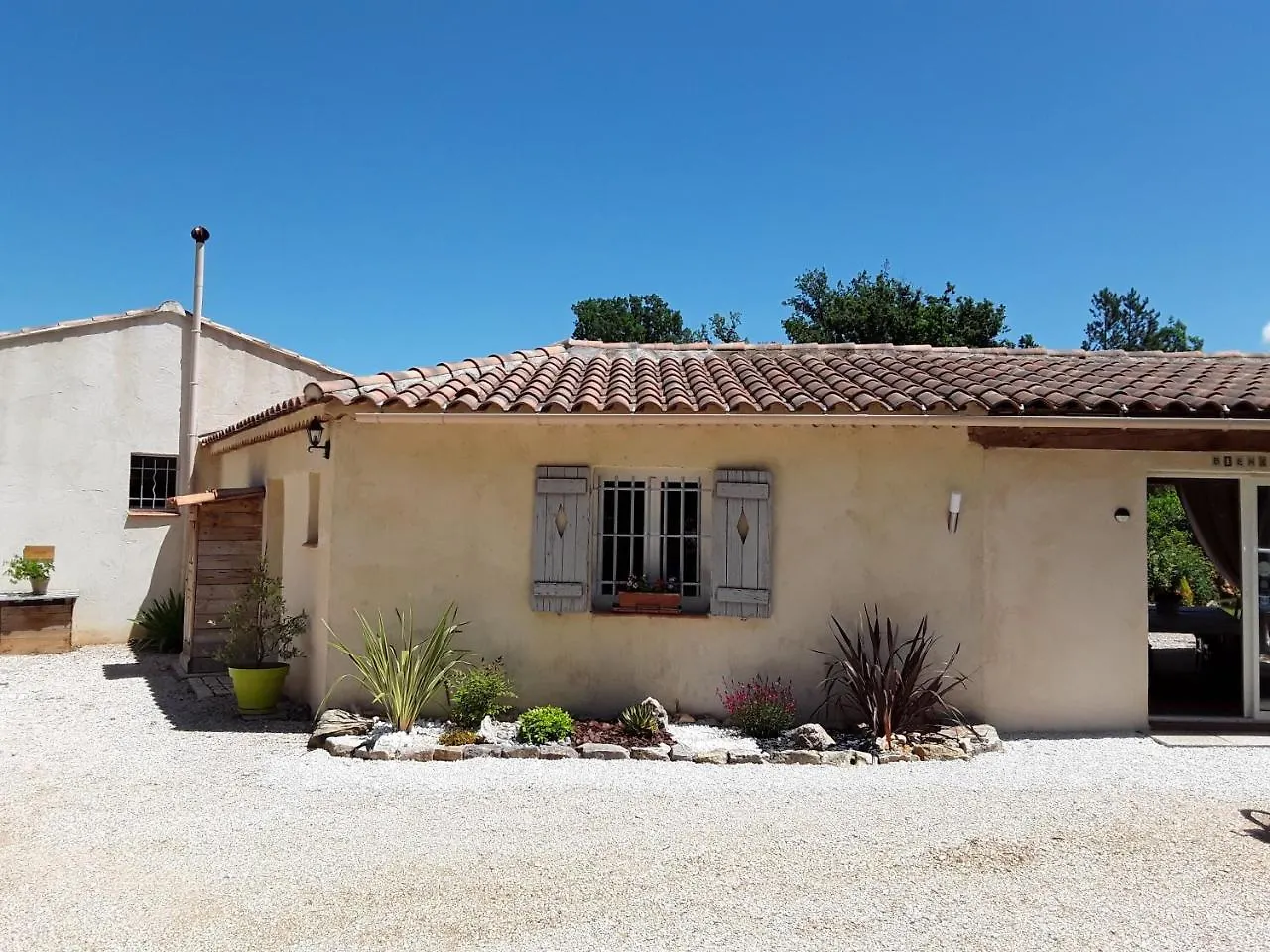 Bed & Breakfast Villa Isis Forcalqueiret